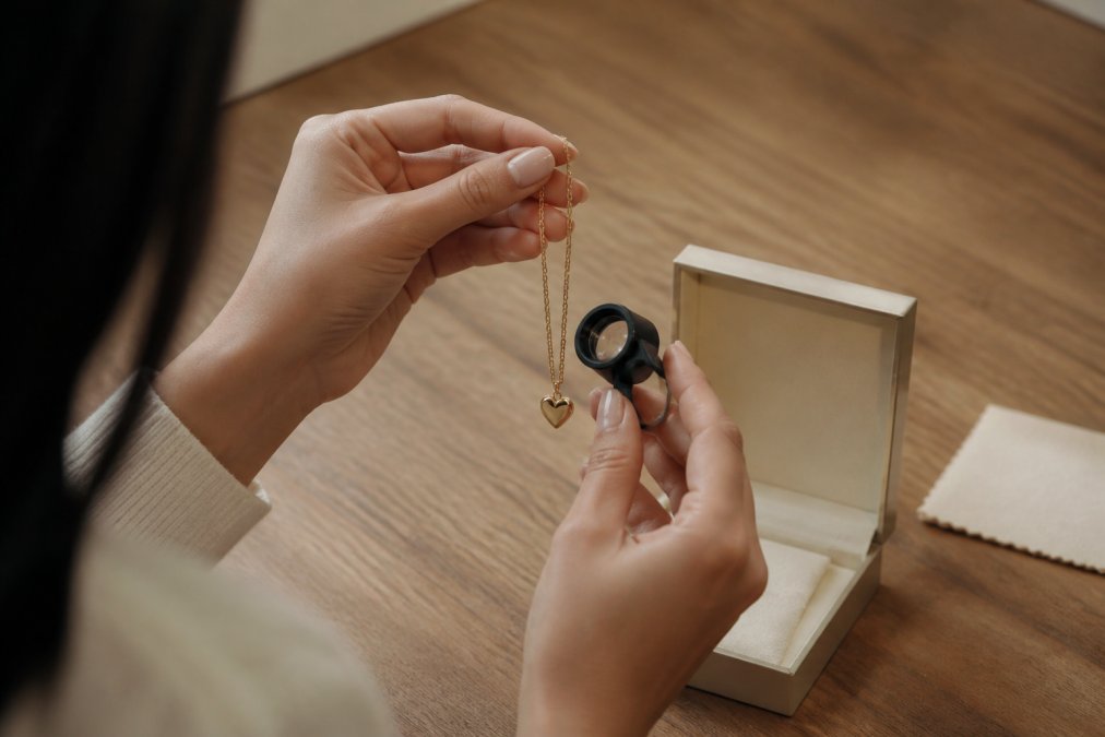 Personalized Necklace Gift Quality Check: A Buyer's Guide